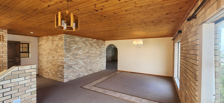 5 Bedroom Property for Sale in Dana Bay Western Cape